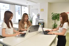 化粧品の魅力を伝えるマーケター新卒募集！