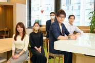 頼れる先輩社員達。