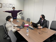 会議室にて　真面目なエンジニアと不真面目な取締役(笑)