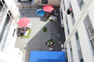 リノベーション部屋の見学や、空室でのマルシェなど、建物をまるごと楽しむイベント「リノベーション文化祭」（山王マンション）