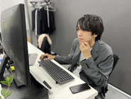 運用、制作担当。営業メンバーとも密に連携を取り合っています。