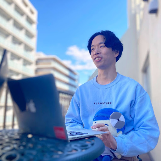 元美容師・元アパレル販売員で現在はフルリモートで働くWebコーダーのN  