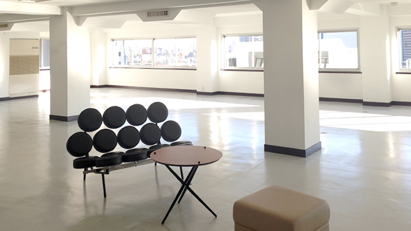 100坪オフィスに孤独のテント泊、警備員の寝起きドッキリ。ヒトカラメディアの過酷な創業期