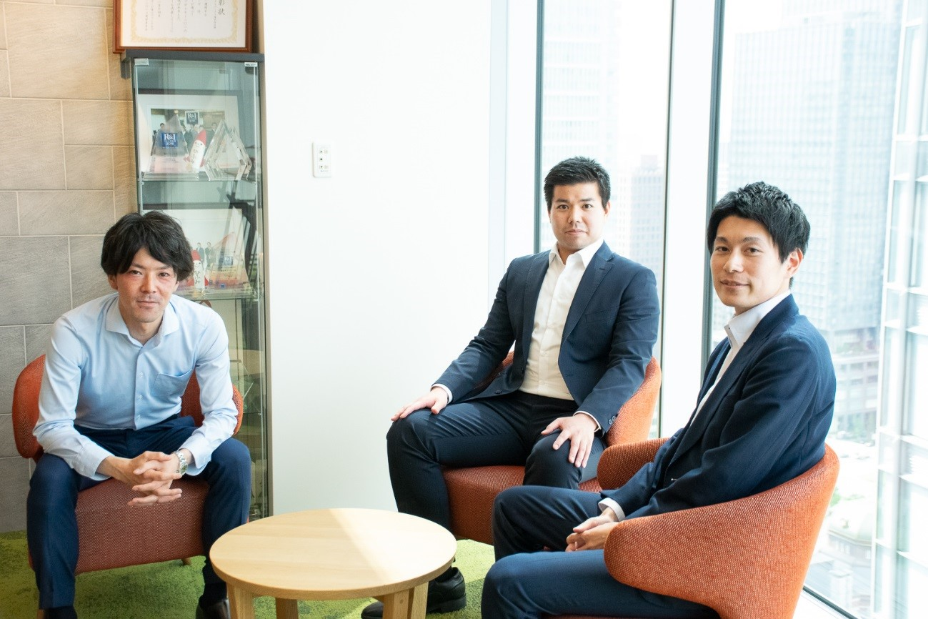 社員インタビュー　営業メンバー特別座談会「異業種、新しいことにチャレンジできる“変な人”大歓迎！」