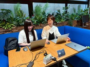 代表も社員もフラットな関係。誰もが気軽に相談・提案できる風通しのよさが魅力です。