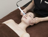 本来女性はみんな、とても美しい存在。外見に自信が持てるようになることで、内面からも魅力と美しさが溢れ出す。そんな女性が日本中にたくさん増えていくことをめざして。