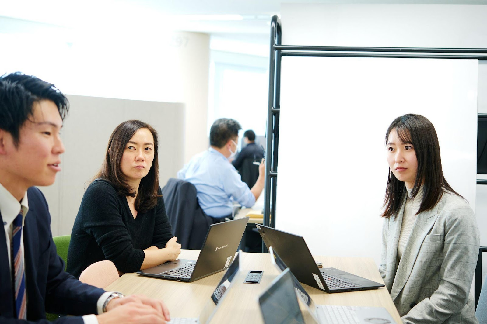 頭のいい銀行活用術 国内大手銀行の日本全国各支店における窓口業務の効率化を実現