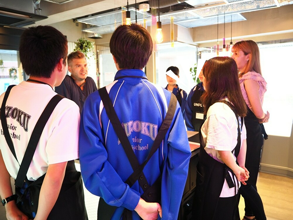 ホステルUNPLAN Shinjukuにて、中学生の職業体験受け入れを行いました！