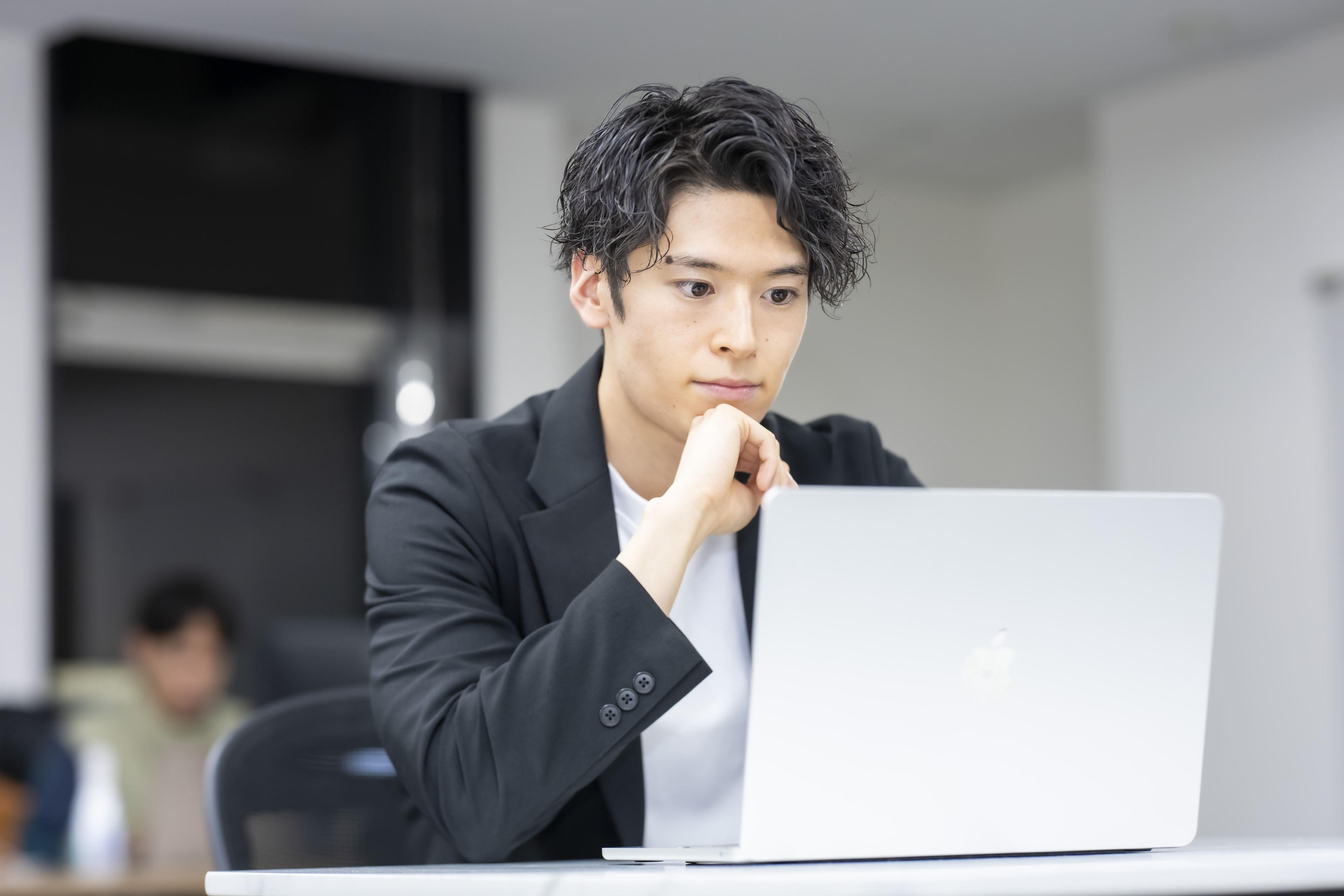 元美容師の僕が、まずはベンチャーで経験を積む理由