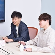 現在データサイエンスマーケターとして活躍中の社員は、全員が完全未経験入社。前職は化学品の研究職、システムエンジニア、会計士、コンサルタント、バイヤー、営業などさまざまです。