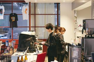 原宿に誕生した、アパレルファクトリー×カフェの新拠点！「HATTO COFFEE」