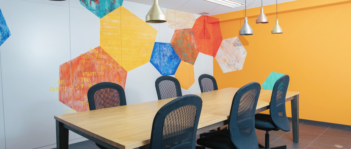 広告文入稿・制作ディレクションのアシスタント！服ok/駅近オフィス/本町駅