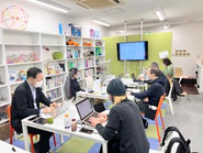 講師陣によるカリキュラム作成会議（定期実施）