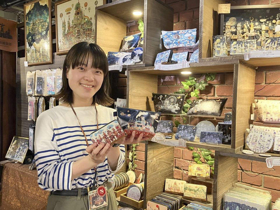 空想街の魅力を届ける一日。横浜赤レンガ倉庫で働く、“たのしい”が