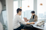 実行フェーズの困難な壁もお客様と一体となって粘り強く乗り越え、共に「事業成果」や「内製化」を実現できた瞬間に、何にも代えがたいやりがいを感じられます 。
