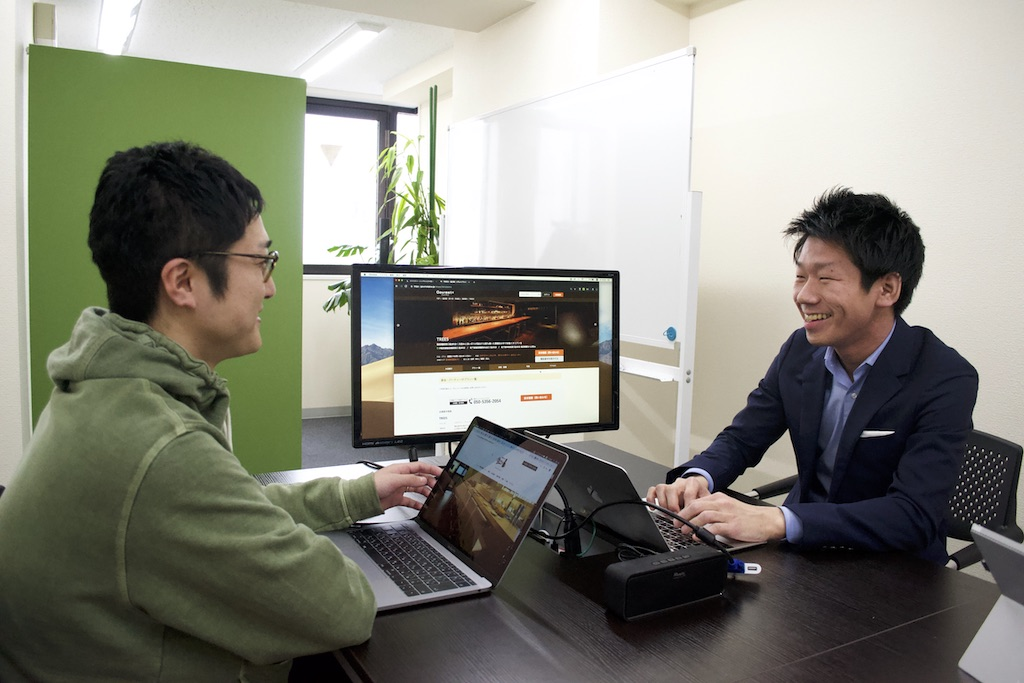 大手代理店からフリーランスを経て、オールフィットのリスティング運用担当に。力を試すためにチャレンジングな環境へ。