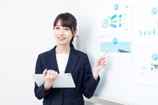 新卒3年目でも経営に直結。豊泉家グループの頭脳チームでキャリアを加速！