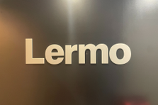 発想×実装で0からアイデアをデザインできるクリエイティブなデザイナー募集！