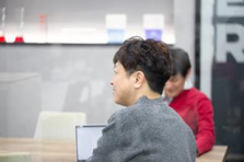 社会人のとなりで働ける、長期出社インターン募集！＠西新宿