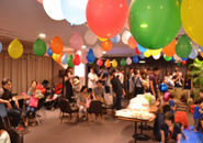 2013年より毎年開催しているキッズデーの様子。パパ・ママ社員が増え、参加する子供たちの数も年々拡大しています。