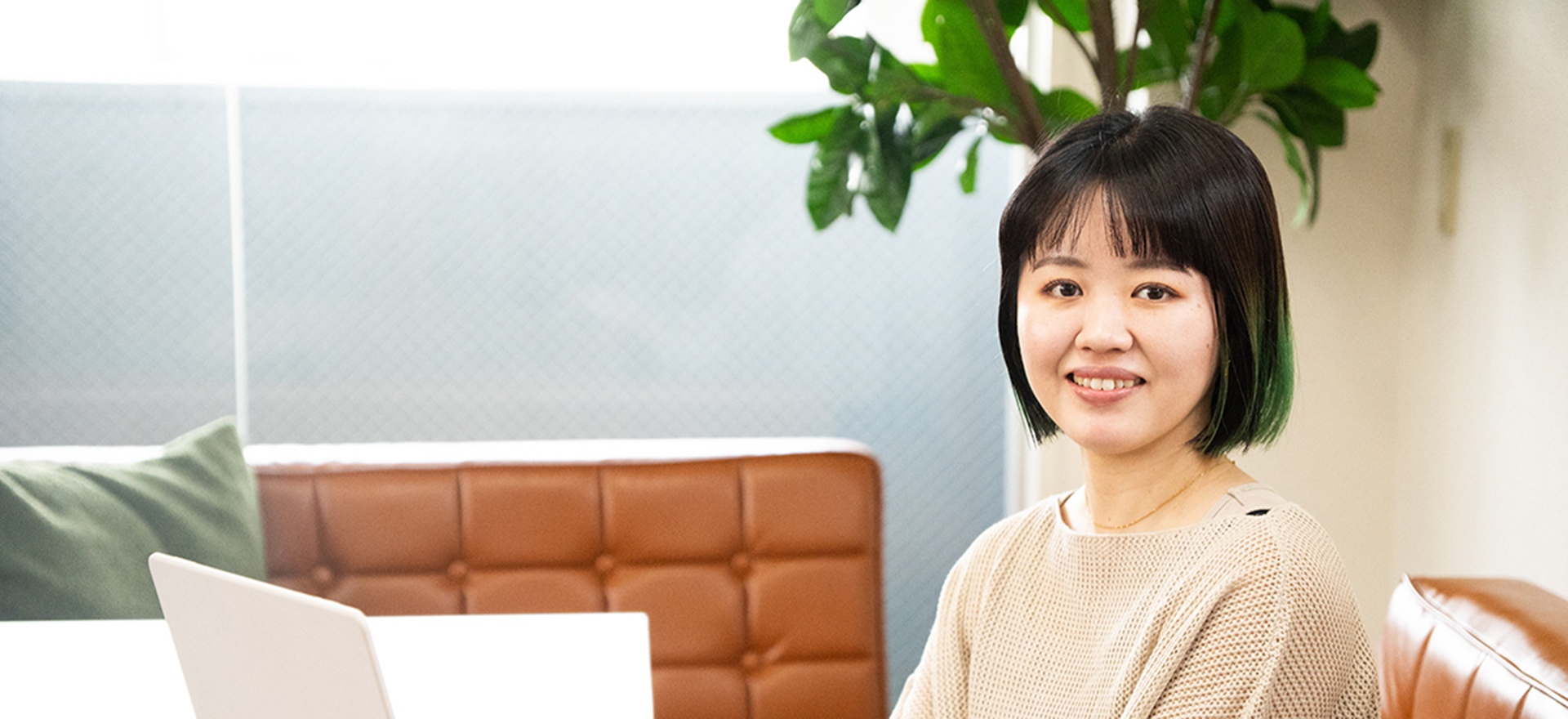 “寄り添うデザイン”を育む場所で働く ─デザイナー｜西田ちなみ