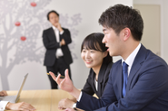 クライアントとなる企業の人事担当者、卓越した技術で場を魅了するプロ講師、それぞれの人材育成にかける想いを繋げてカタチにすることが私たちの仕事です
