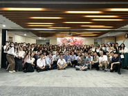 ホーチミン事務所の集合写真