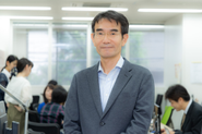 代表の安井。大手外資系コンサル会社を経て、アスコエを立ち上げました。