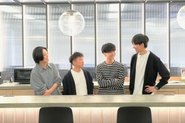 日々コミュニケーションを大切にしながら、社員も笑顔で！社内がシーンとしていることはあまりないです(笑)