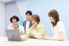 営業職！スタートアップのフィールドセールス募集！前年比300%成長SaaS