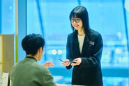 「半医半商」＝ 医者 (1/2) + 商人(1/2) とも呼ばれるメガネ業界。売上ではなく、お客様にとっての満足を追求しています。
