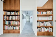 代表の蔵書を展示