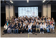 エンジニア以外にもデザイナー・企画担当も在籍しており、 職種を超えてグループミッション/目標達成に向けて開発に取り組んでいただきます。