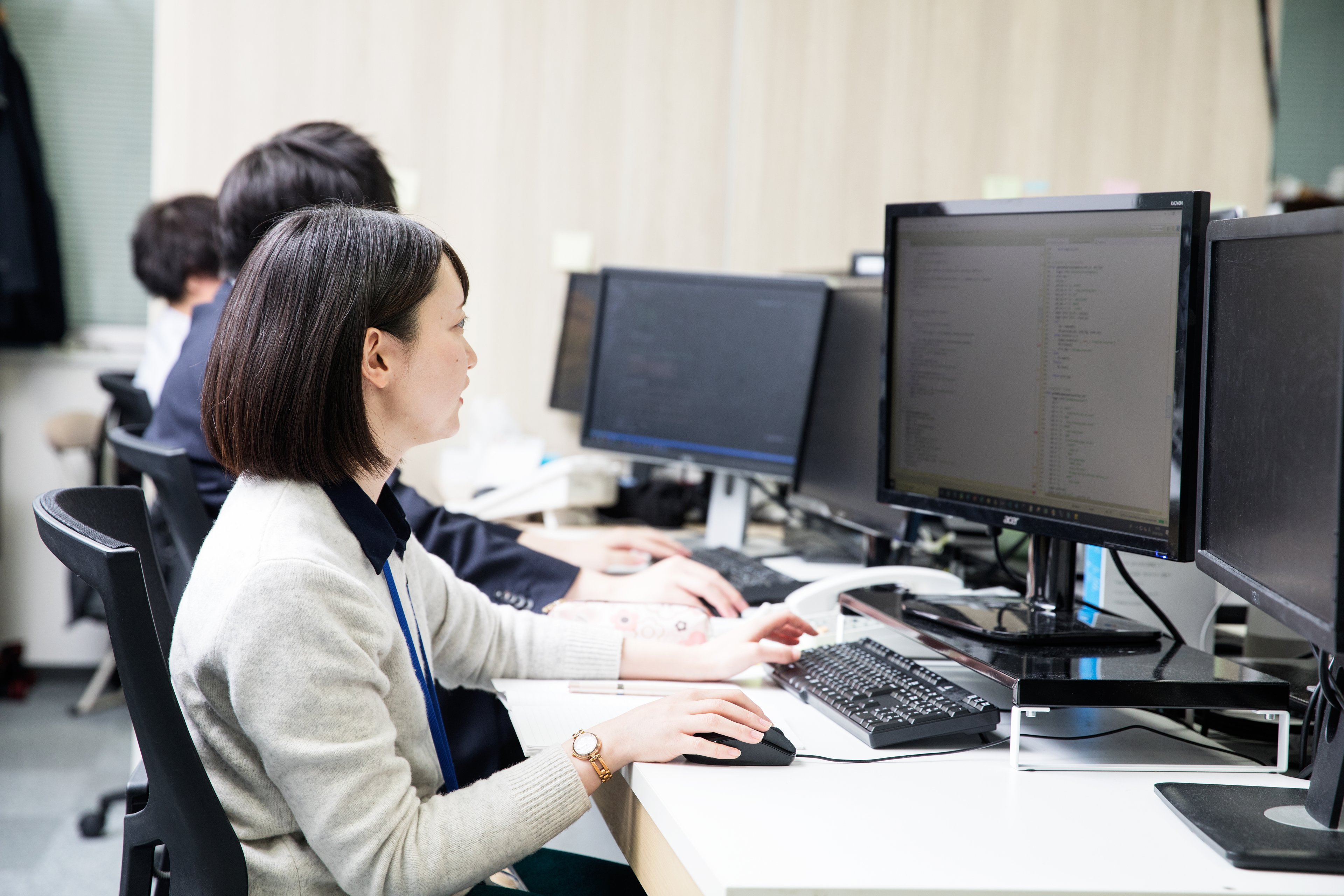 入社1年目から自社製品開発に挑戦。株式会社ワールド情報若手社員にきく、1年目〜3年目の働き甲斐。