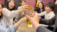 オフィスにはバーカウンターあり！みんなで集まってお酒を飲みます！