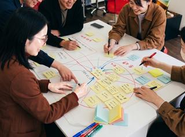 ワンチームでひとつのゴールへ。専門領域の垣根を超えてアイデアを出し合います