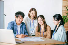 経験ゼロから始めた仲間と一緒に頑張れる！講師の教育サポートが充実！