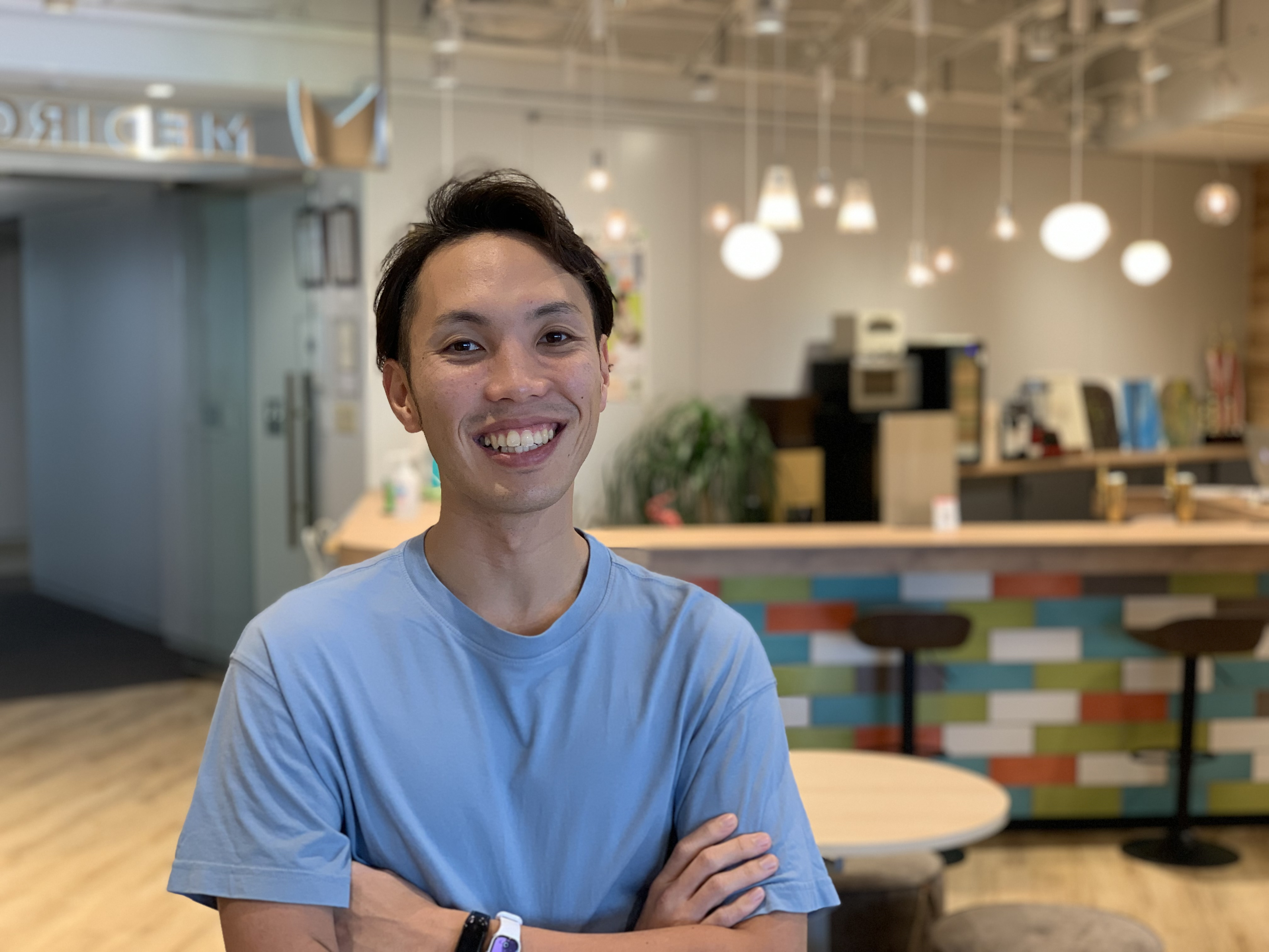 新卒から8年目で世界初 充電不要の活動量計を開発。メディロムが誇るエース、植草さんの仕事とそこにかける想いに迫る。