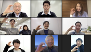 みんなでzoomで会議しています♪