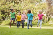 子どもだけでなく、従業員、家庭、そして社会がワクワクするような園を作り上げていきます
