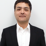 山田　英治