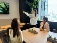 実践的なOJTとマニュアル "じっくり教育制度" でスキルアップ！入社1年目からサーバ／ネットワーク運用の仕事でスキルを身につけることができ、次々とレベルアップできる仕事が備わっています。先輩エンジニアの８割が未経験から入社しているから安心！未経験からの学び方を熟知した会社です。