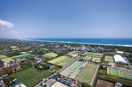 地域には「人材」や「資金」、そして「情報」というリソースが不足しています。そこに私たちの存在意義があります。地域の方々と共に、津々浦々の「地元」の可能性を発見し、それらを商品化し、事業に取り組み、その可能性を花開かせる。その積み重ねが、地域産業と雇用を維持し、たくさん人々の「ふるさと」を守る事につながります。