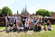 コロナ以前にタイのアユタヤに社員旅行した際、撮影した集合写真