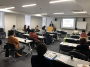 定期開催を行う「家づくり勉強会」。多くの方へ正しい知識をお伝えすることは業界人としての責務だと考えています。