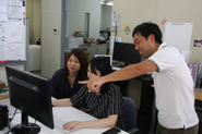一致団結して高い目標をおい、完遂させます。
