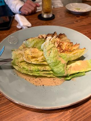 キャベツソテー。アンチョビとバターをタップり使ったソースをかけました