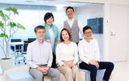 各部署の部長陣。デザイン、リサーチ、AIそれぞれのプロフェッショナルが揃う支援会社は珍しく、一気通貫で課題に挑める環境です。