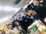 何かと言えば呑みたがるスタッフ　笑