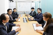 社内会議の様子